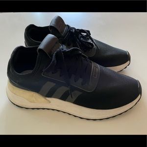 Mens/Boys Youth Size 6.5 gently used knit sneakers